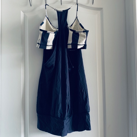 Lululemon Navy Sports Bra & Tank Top - Open Sides and In Great Condition! Size 8 - Picture 2 of 3